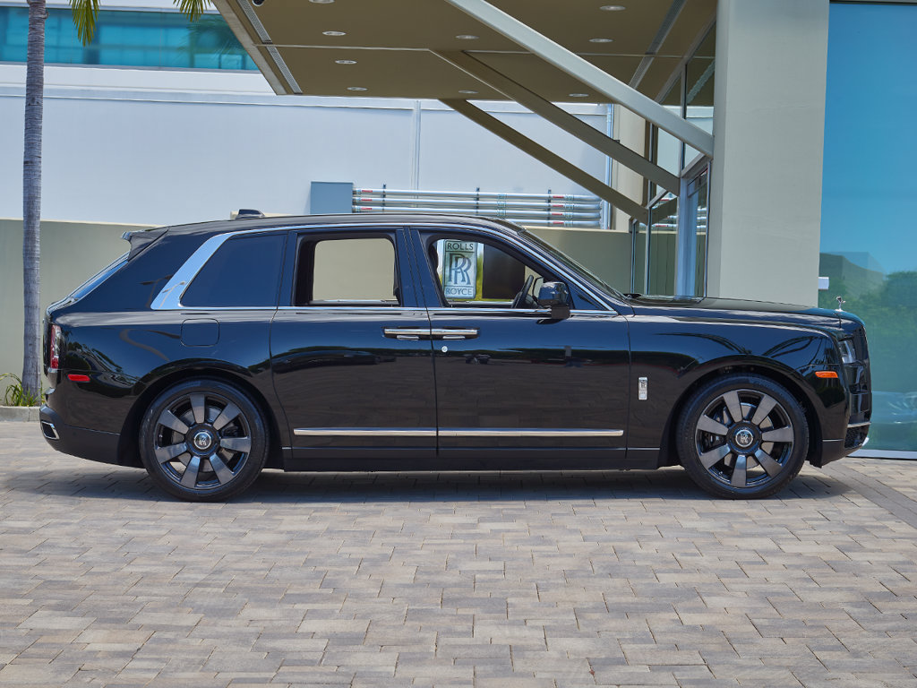 Certified 2024 Rolls-Royce Cullinan AWD/4WD image 10