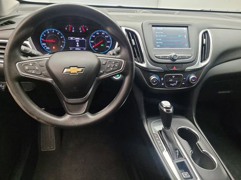 Used 2018 Chevrolet Equinox LT FWD image 22