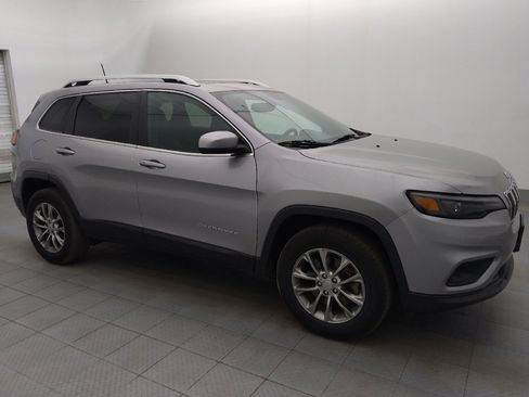 Used 2019 Jeep Cherokee Latitude Plus w/ Comfort/Convenience Group AWD/4WD image 11