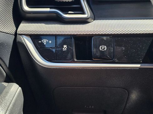 Used 2023 Kia Sportage LX FWD image 28