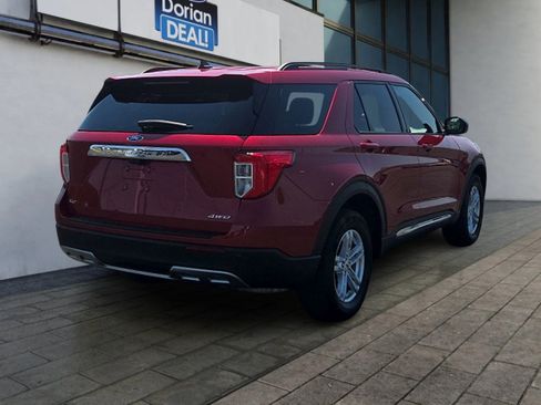 Certified 2023 Ford Explorer XLT w/ Equipment Group 202A AWD/4WD image 3