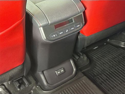 Certified 2024 Toyota Highlander XSE image 38