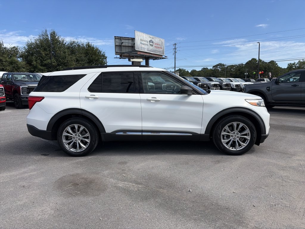 Certified 2021 Ford Explorer XLT w/ Equipment Group 202A RWD image 8