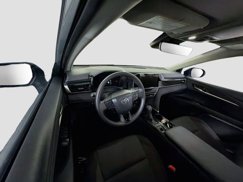 Used 2025 Toyota Camry LE w/ Convenience Package FWD image 18
