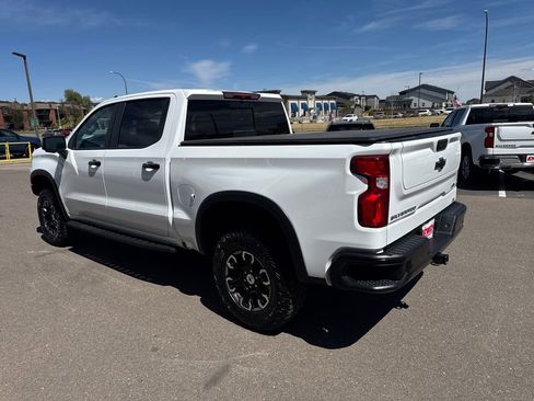 Used 2024 Chevrolet Silverado 1500 ZR2 image 3