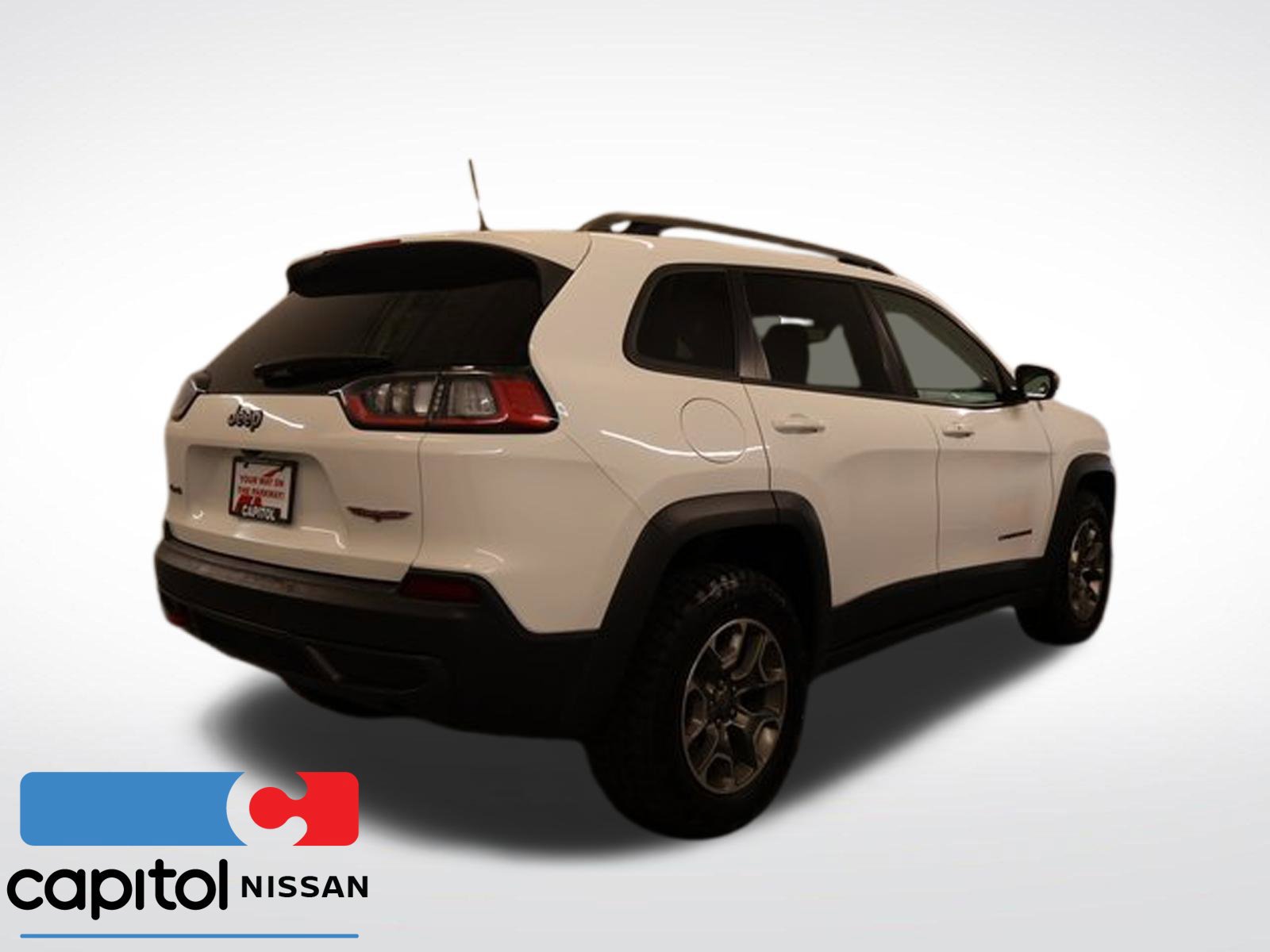 Used 2020 Jeep Cherokee Trailhawk w/ Cold Weather Group AWD/4WD image 2