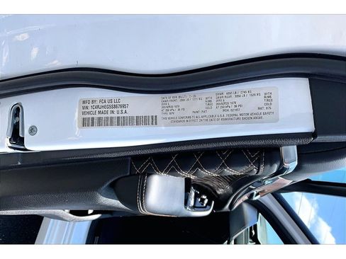 Certified 2025 Jeep Grand Cherokee Summit AWD/4WD image 36
