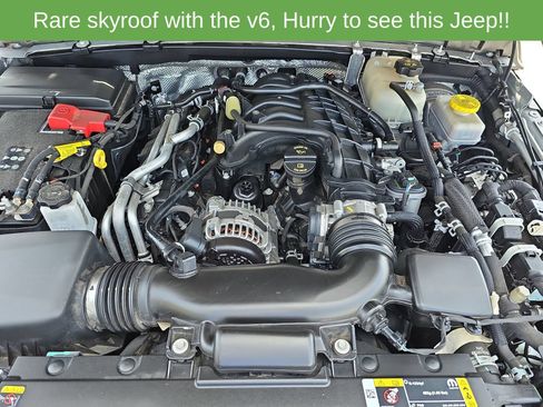Used 2024 Jeep Wrangler Unlimited Sahara AWD/4WD image 38