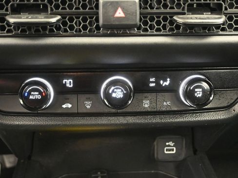 Certified 2024 Honda HR-V LX image 16