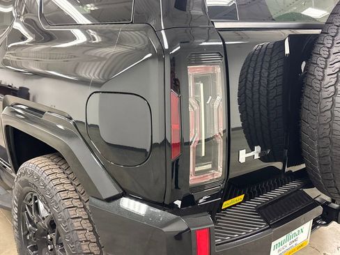 New 2026 GMC Hummer EV SUV AWD/4WD image 14