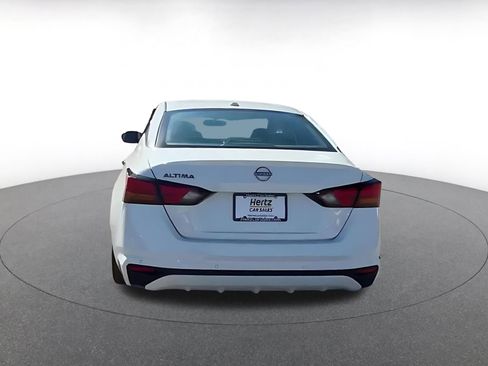 Used 2025 Nissan Altima 2.5 SV image 12