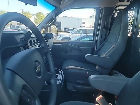 Used 2024 Chevrolet Express 2500 w/ Driver Convenience Package RWD image 18