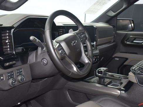 Used 2025 Chevrolet Silverado 1500 ZR2 w/ Technology Package image 8