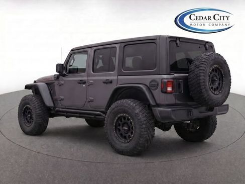 Used 2018 Jeep Wrangler Unlimited Rubicon w/ Cold Weather Group AWD/4WD image 3