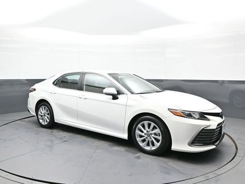 Certified 2023 Toyota Camry LE image 4