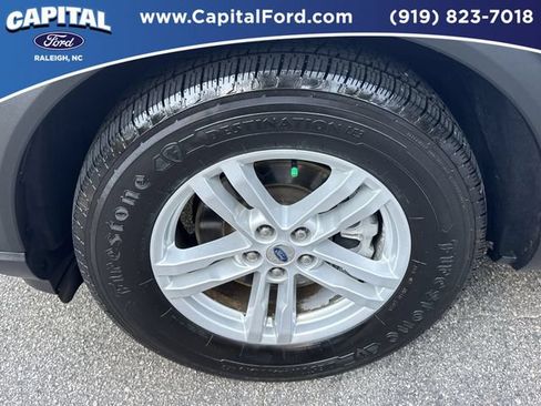 Used 2021 Ford Explorer XLT w/ Equipment Group 202A RWD image 13