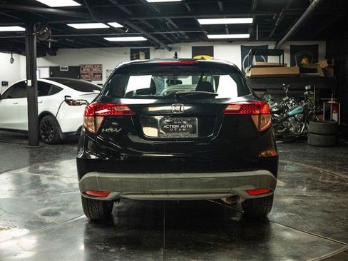 Used 2017 Honda HR-V LX image 6