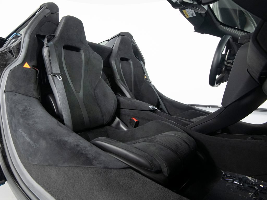 Used 2024 McLaren 750S Spider RWD image 37