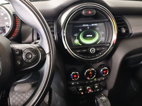 Used 2017 MINI Cooper 4-Door Hardtop FWD image 5