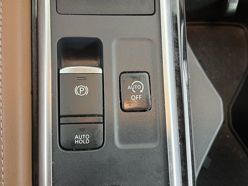Used 2023 Nissan Pathfinder Platinum w/ Cargo Package AWD/4WD image 32