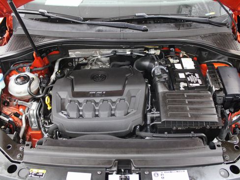 Used 2019 Volkswagen Tiguan SE image 11