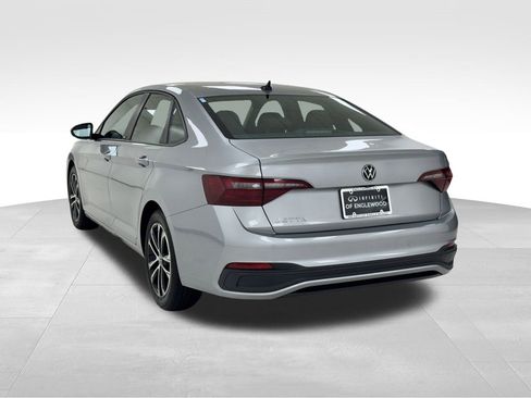 Used 2023 Volkswagen Jetta Sport image 5