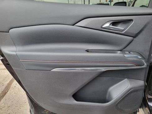 Used 2024 Chevrolet Traverse Z71 w/ LPO, Floor Liner Package AWD/4WD image 24