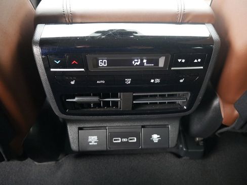 Used 2023 Acura MDX SH-AWD w/ Advance Package image 37