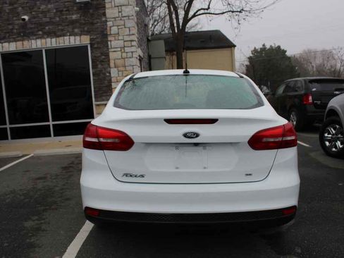 Used 2018 Ford Focus SE image 6