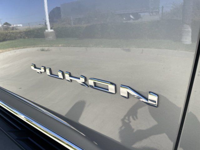 Used 2025 GMC Yukon Elevation w/ Elevation Premium Package AWD/4WD image 33