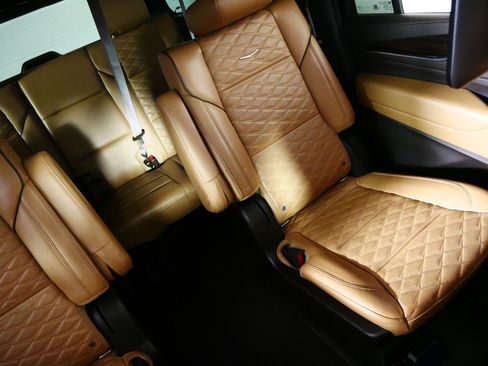 Used 2021 Cadillac Escalade ESV Premium Luxury AWD/4WD image 14