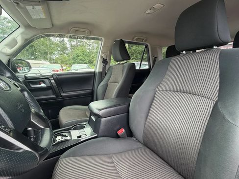 Used 2017 Toyota 4Runner TRD Off-Road AWD/4WD image 12