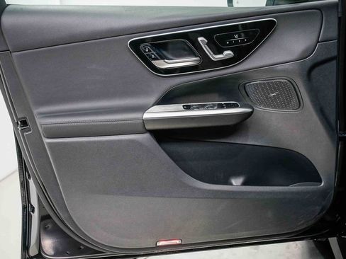 Used 2025 Mercedes-Benz GLC 300 GLC 300 image 18