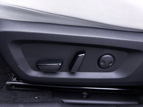 New 2026 Mitsubishi Outlander SE image 11