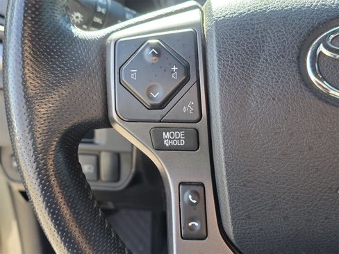 Used 2018 Toyota Tacoma TRD Off-Road image 14