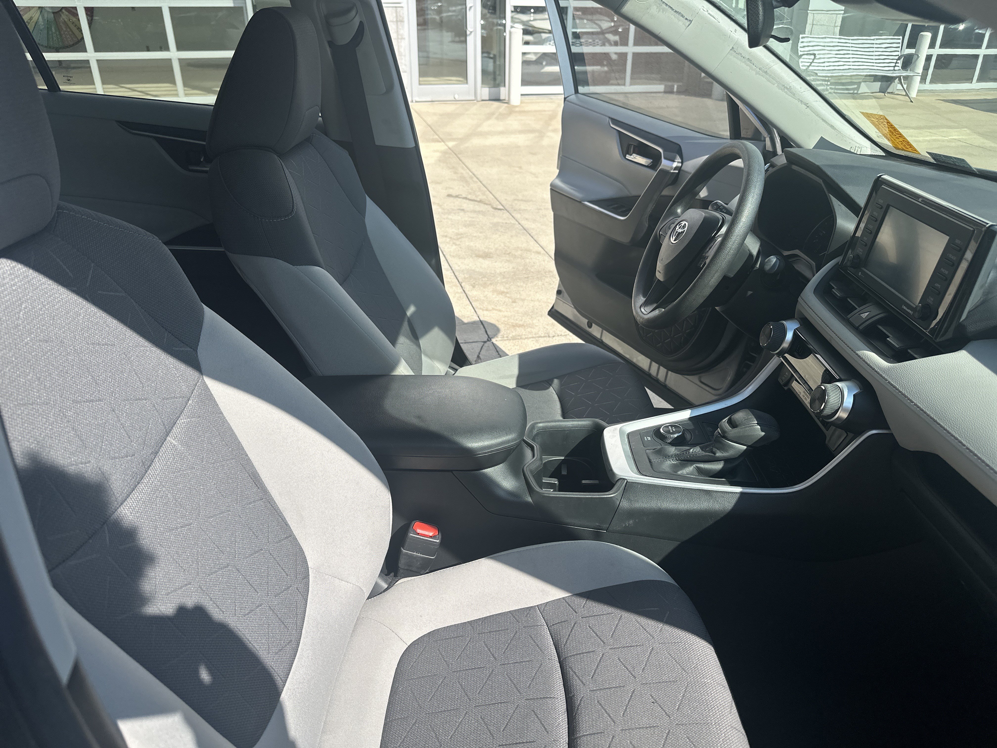 Used 2022 Toyota RAV4 XLE w/ Convenience Package AWD/4WD image 27