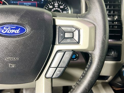Used 2020 Ford F150 Lariat RWD image 19