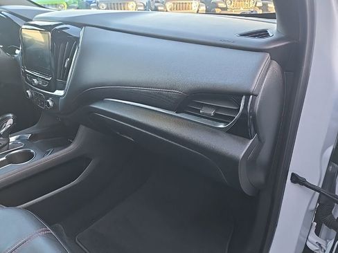 Used 2022 Chevrolet Traverse RS image 73