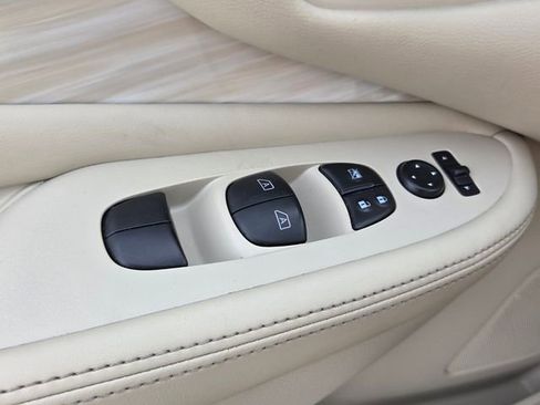 Used 2017 Nissan Murano S w/ Navigation Package image 22