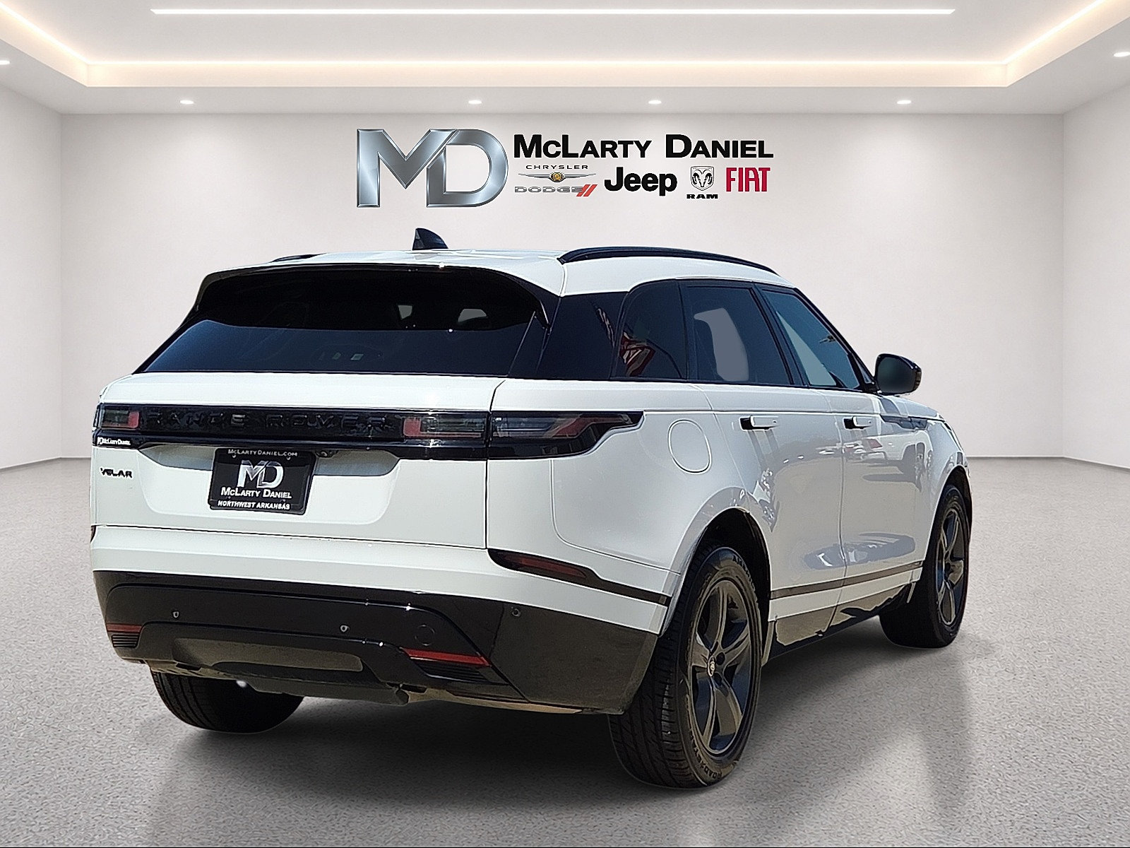 Used 2025 Land Rover Range Rover Velar Dynamic SE AWD/4WD image 5