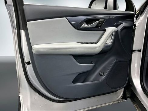 Used 2021 Chevrolet Blazer LT image 19