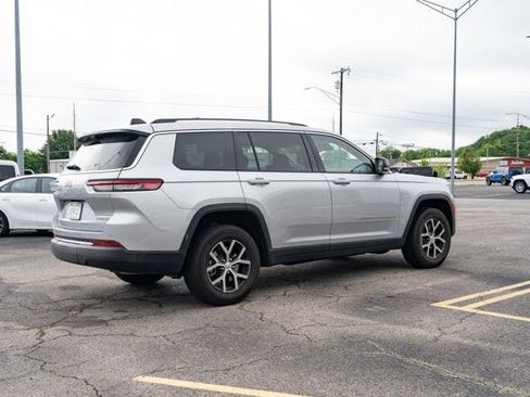 Certified 2024 Jeep Grand Cherokee L Limited w/ Luxury Tech Group II AWD/4WD image 5