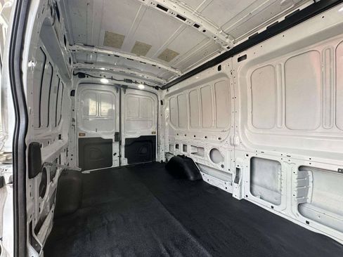 Used 2020 Ford Transit 250 Medium Roof AWD image 9