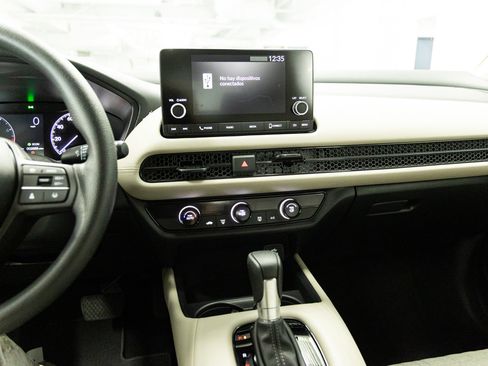 Used 2025 Honda HR-V LX image 17