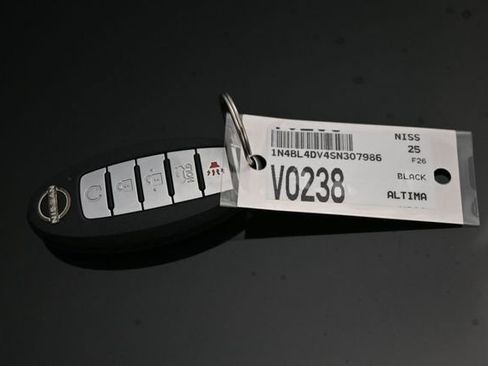 Used 2025 Nissan Altima 2.5 SV FWD image 43