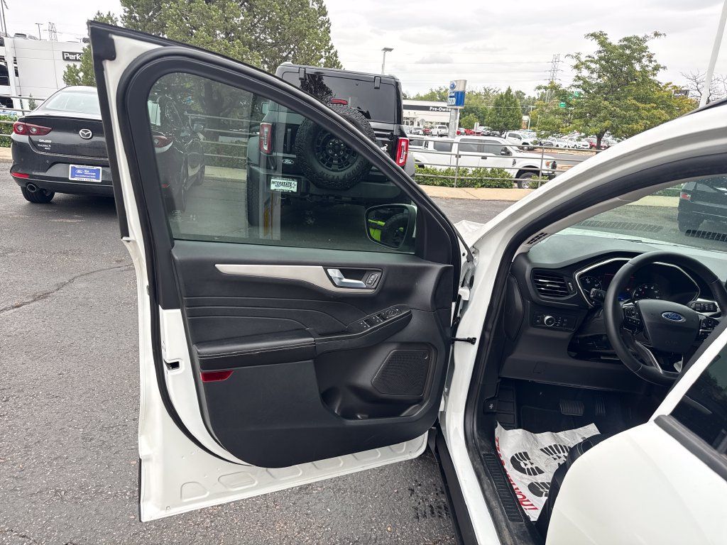 Certified 2021 Ford Escape SEL FWD image 11
