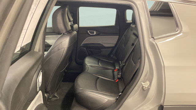 Used 2023 Jeep Compass Latitude AWD/4WD image 26