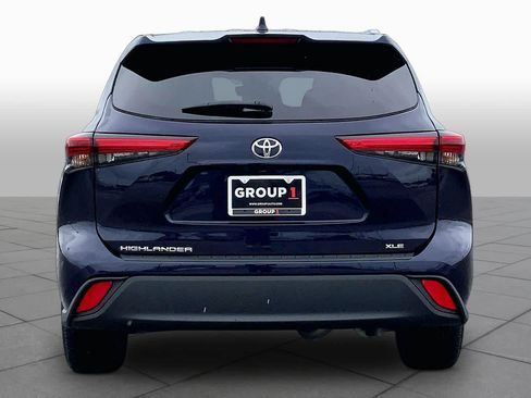 Used 2022 Toyota Highlander XLE FWD image 5