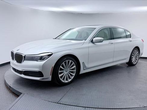 Used 2020 BMW 740i w/ Cold Weather Package RWD image 2