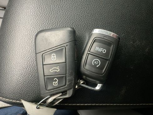 Used 2022 Volkswagen Taos S image 29